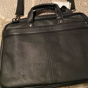 Kenneth Cole Port-we House accessory bag